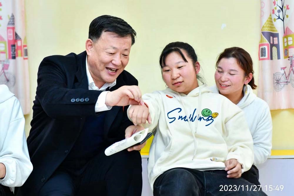 朱建民加入中国残疾人基金会第五届理事会第四次聚会 (2).jpg